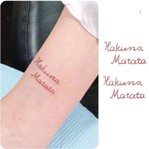 Hakuna Matata 励志谚语红色字母纹身贴ins防水逼真刺青贴纸