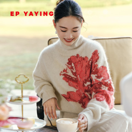 [新年系列]EP雅莹冬装新款 牦牛绒白色温柔提花高领针织衫毛衣女