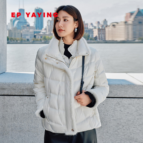 雅莹木拉白鸭绒水貂毛羽绒服