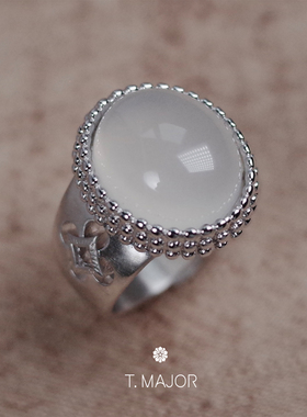 曼棠流光乌瑟花语白玛瑙宽戒