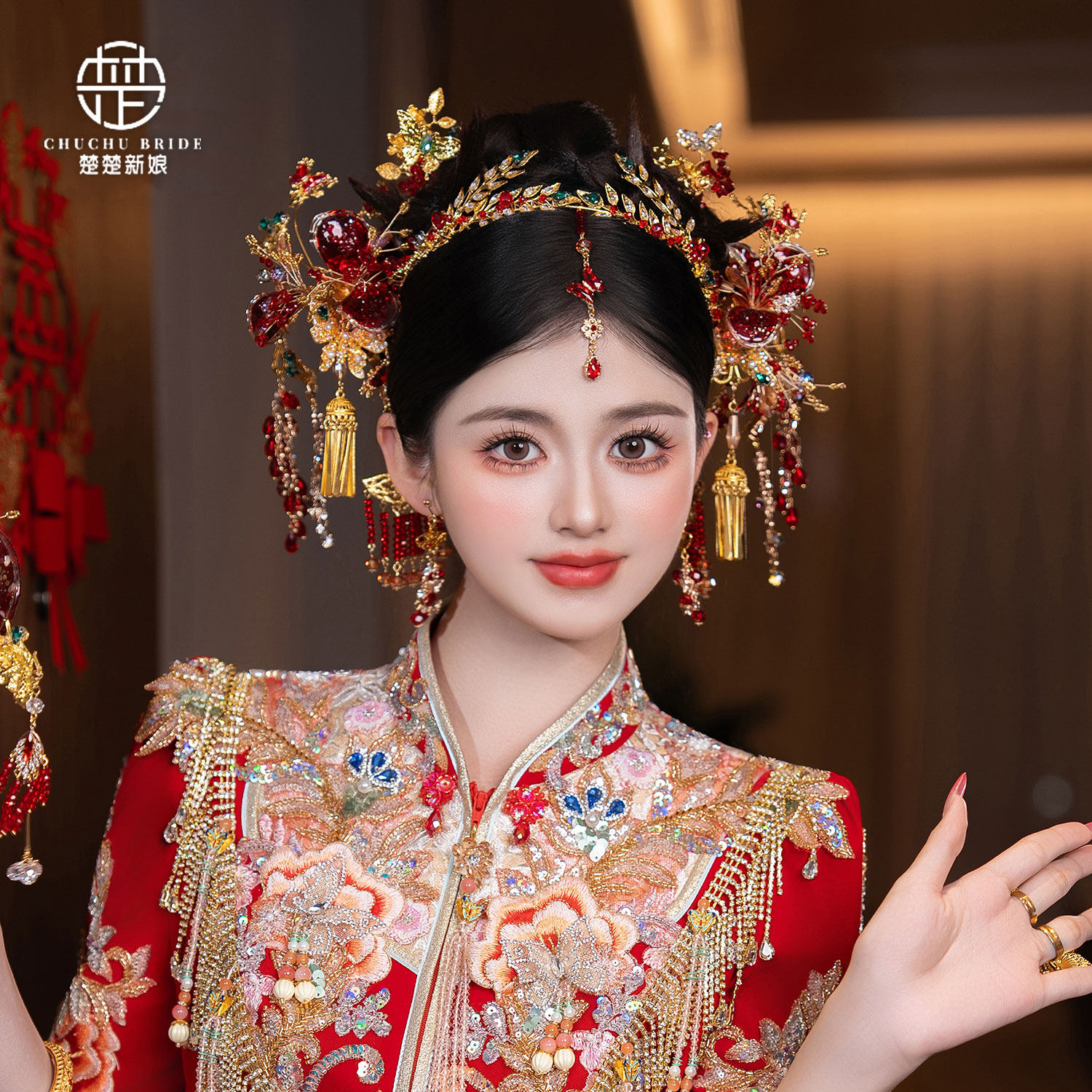 中式秀禾新娘红金发箍眉心坠