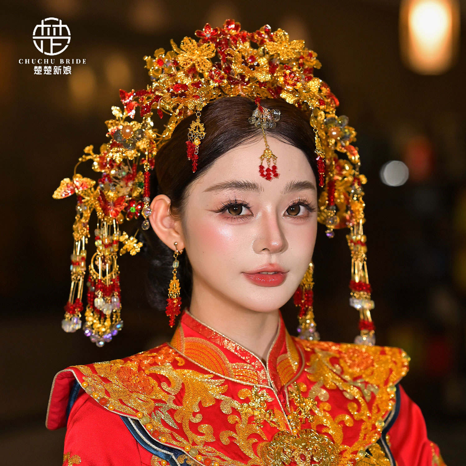 中式新娘金红凤冠龙凤褂发饰图片