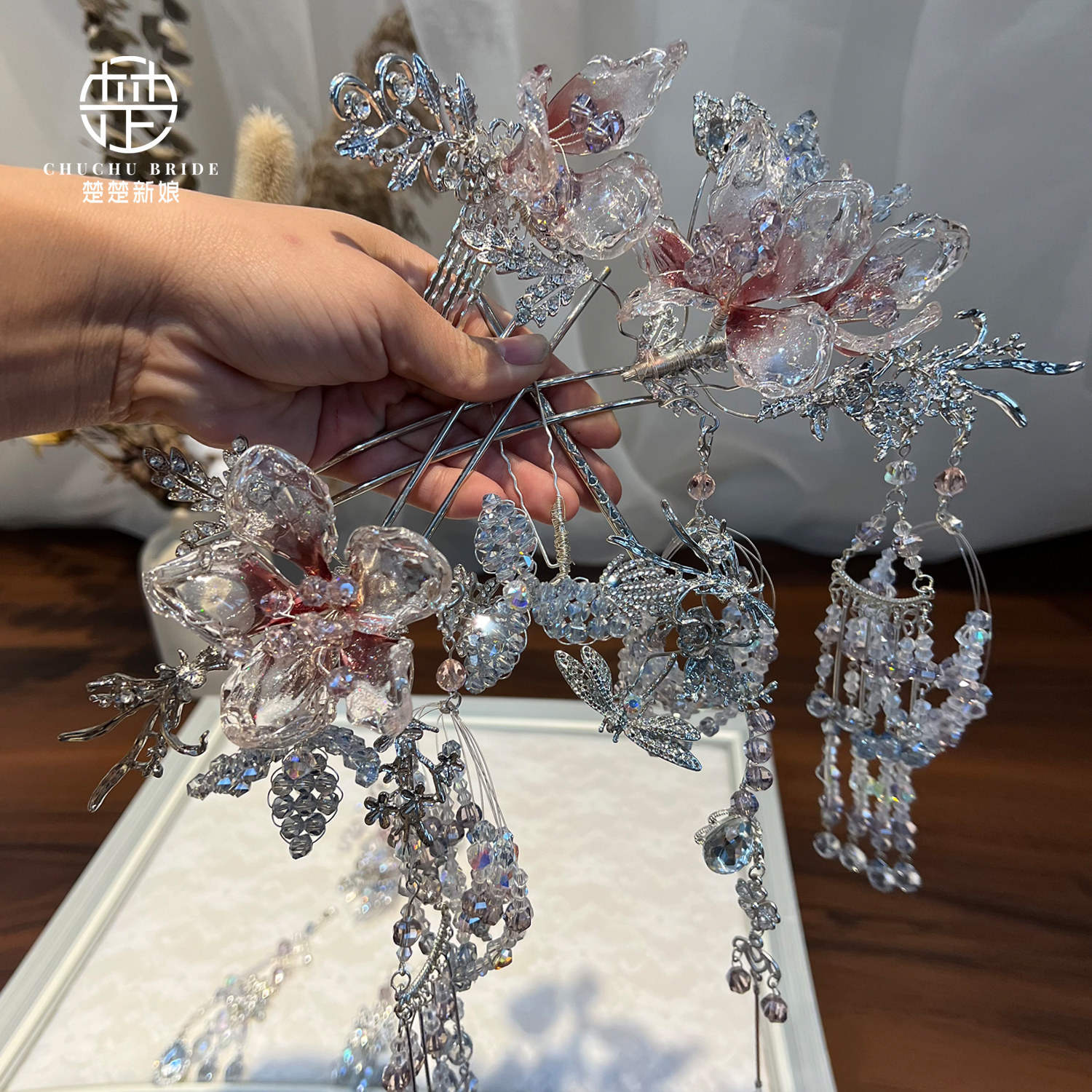 2026新款银色水晶流苏发簪粉浅色系秀禾服拍样片头饰古风发饰
