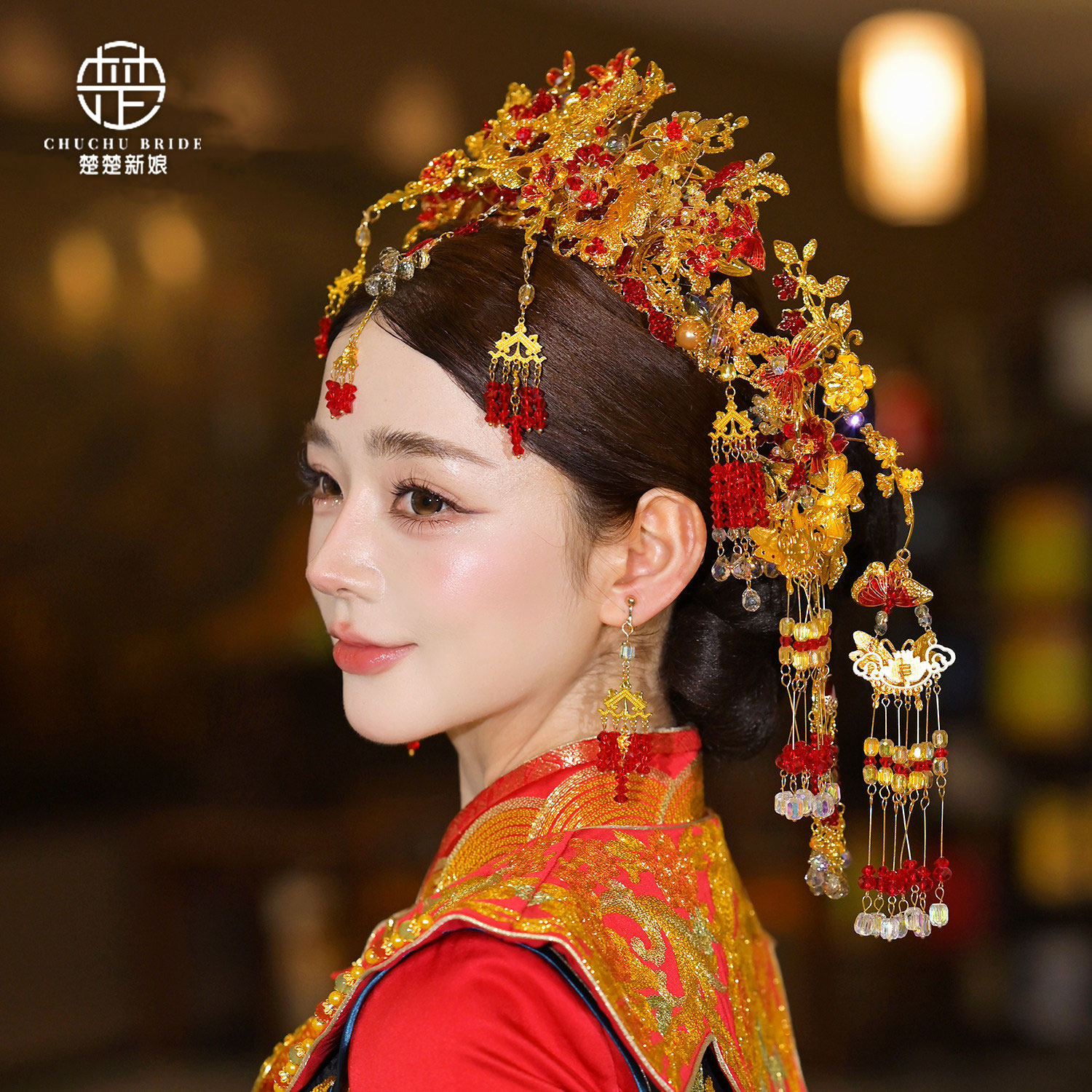 中式新娘龙凤褂金红步摇发冠