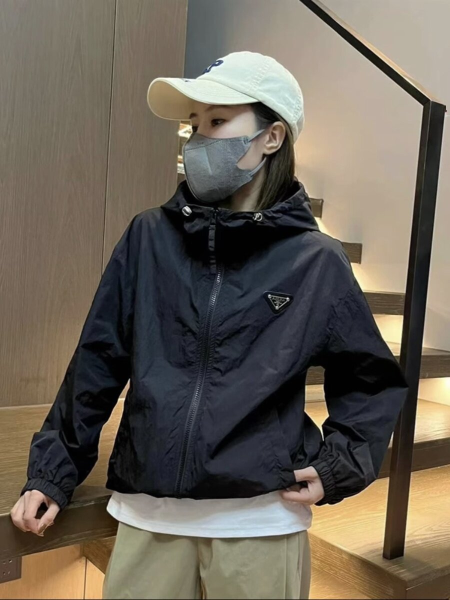 黑色工装上衣女性2025夏季新宽松修身休闲容易匹配小连帽上衣上衣