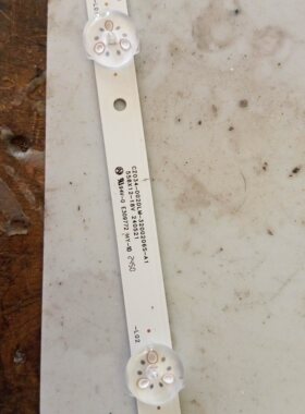 组装32寸CZ034-002DLM-3200206S-A1 558X12-18V 240521灯条背光