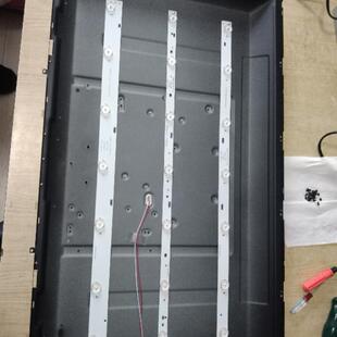 适用LE L0T N001液 L03 KSTY07 32TL2800X灯条DESAY