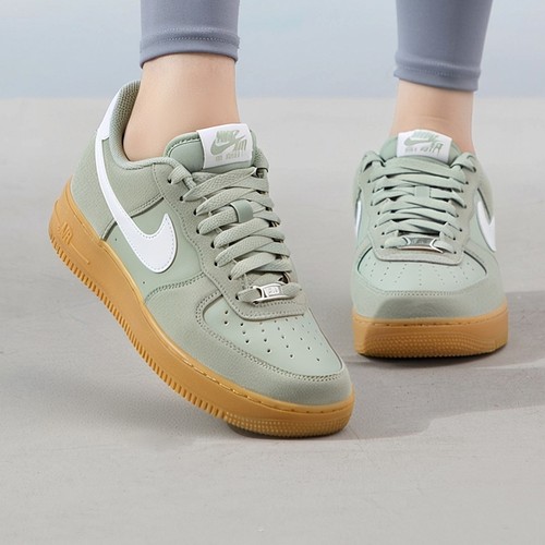 耐克空军一号白褐色低帮板鞋