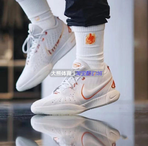 漆皮运动篮球鞋Nike防滑低帮