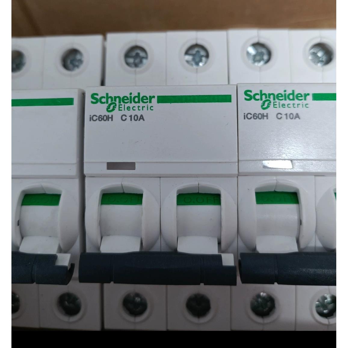 非实价议价议价施耐德iC60N 2P C6A C10A断路器A9F77206三相A9F77