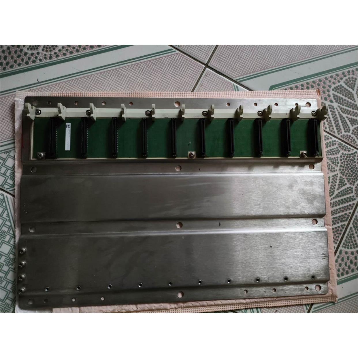 非实价议价议价询价施耐德140XBP01000机架 十槽机架 原拆机议价