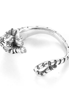 男士新年老虎爬手指戒指时尚戒