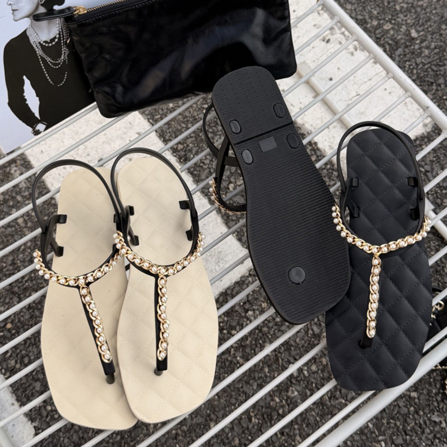 2026夏季新款夹脚凉鞋轻奢小香风时尚方头平底珍珠链沙滩休闲女鞋