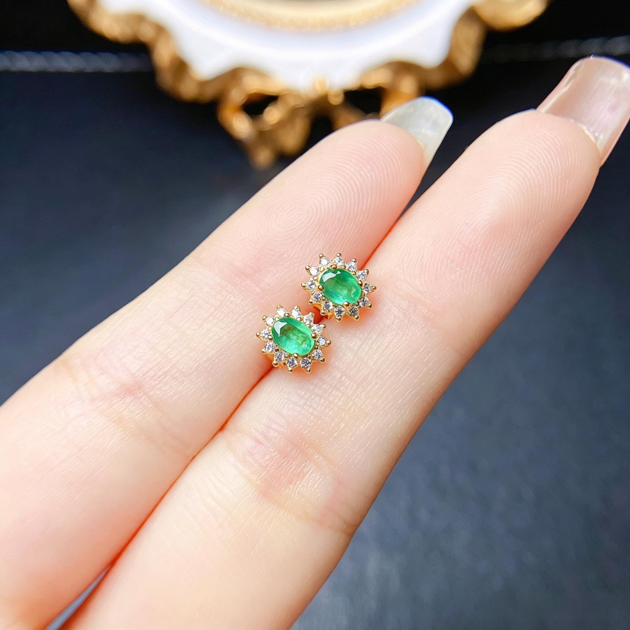 天然祖母绿耳钉女s925纯银镶嵌宝石3*4mm清新甜美简约款耳环耳饰