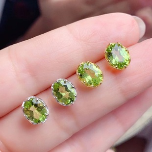 多爪包镶天然橄榄石耳钉女s925纯银镶嵌宝石6*8mm全净体爆闪耳饰