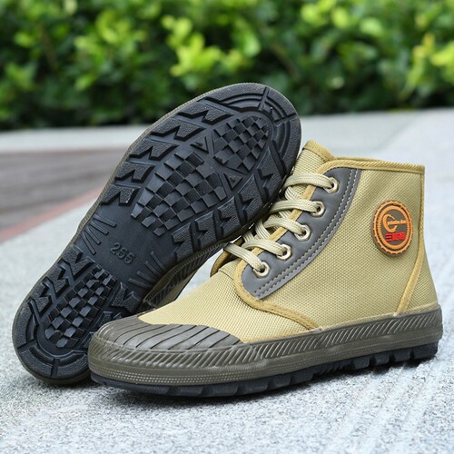 高帮防水解放鞋男防滑耐磨工地干活劳保黄胶鞋户外登山三防迷彩鞋