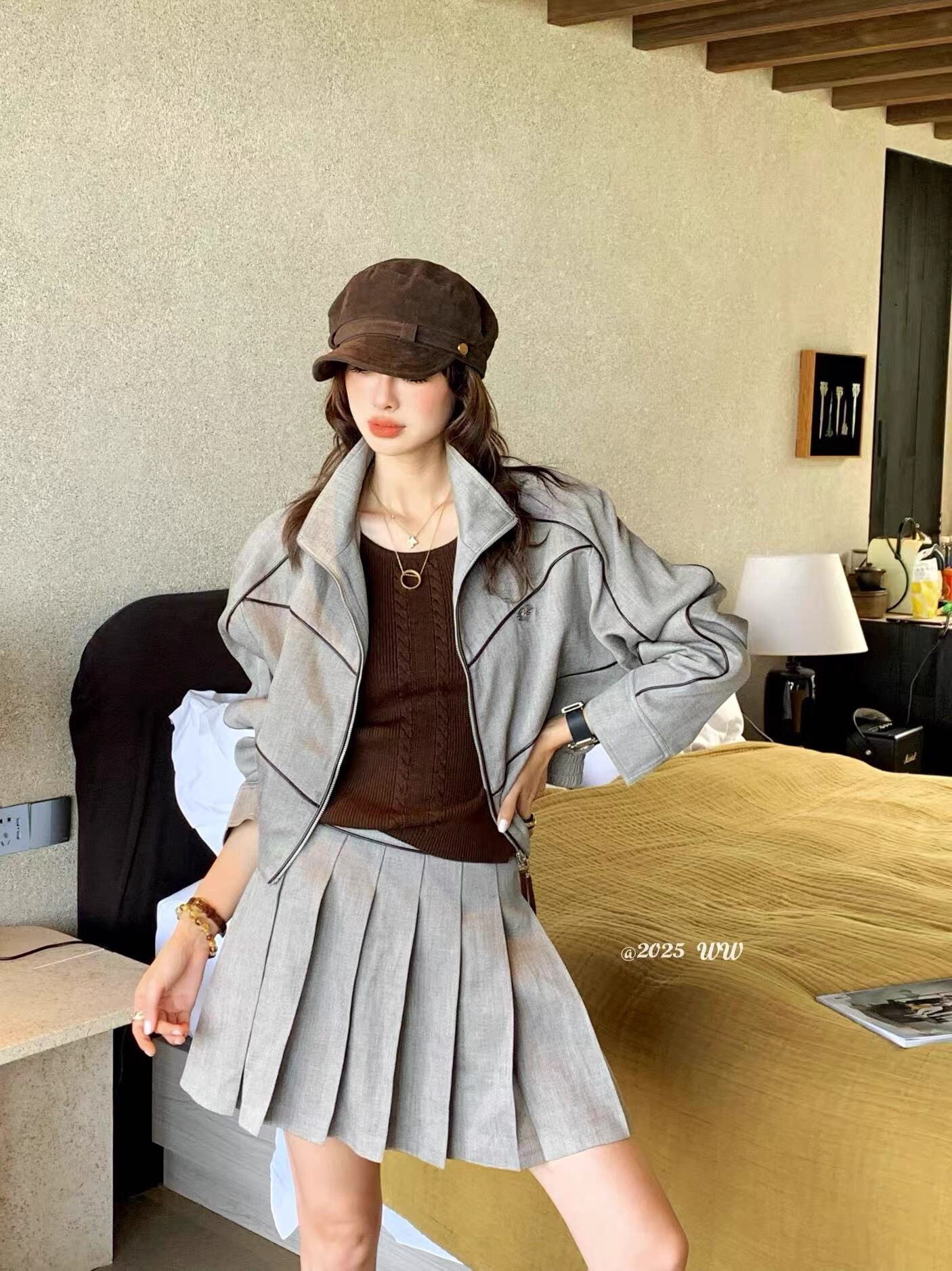 欧洲站25早秋V+.COM时尚休闲运动风长袖立领外套+百褶半裙套装 女