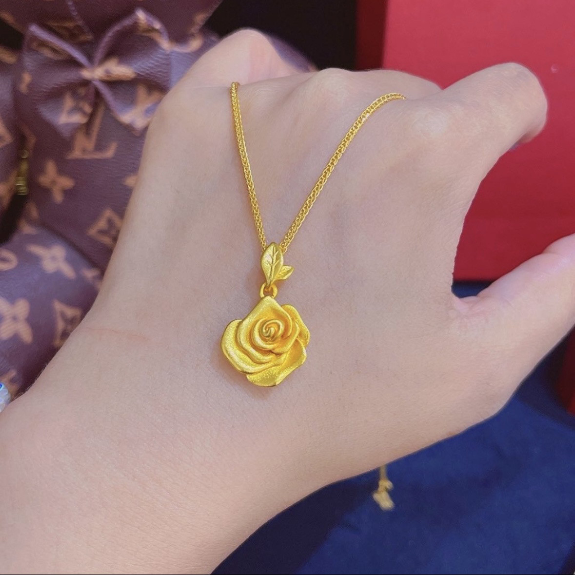 玫瑰花肖邦项链轻奢小众高级吊坠项链女气质锁骨链爆款挂脖