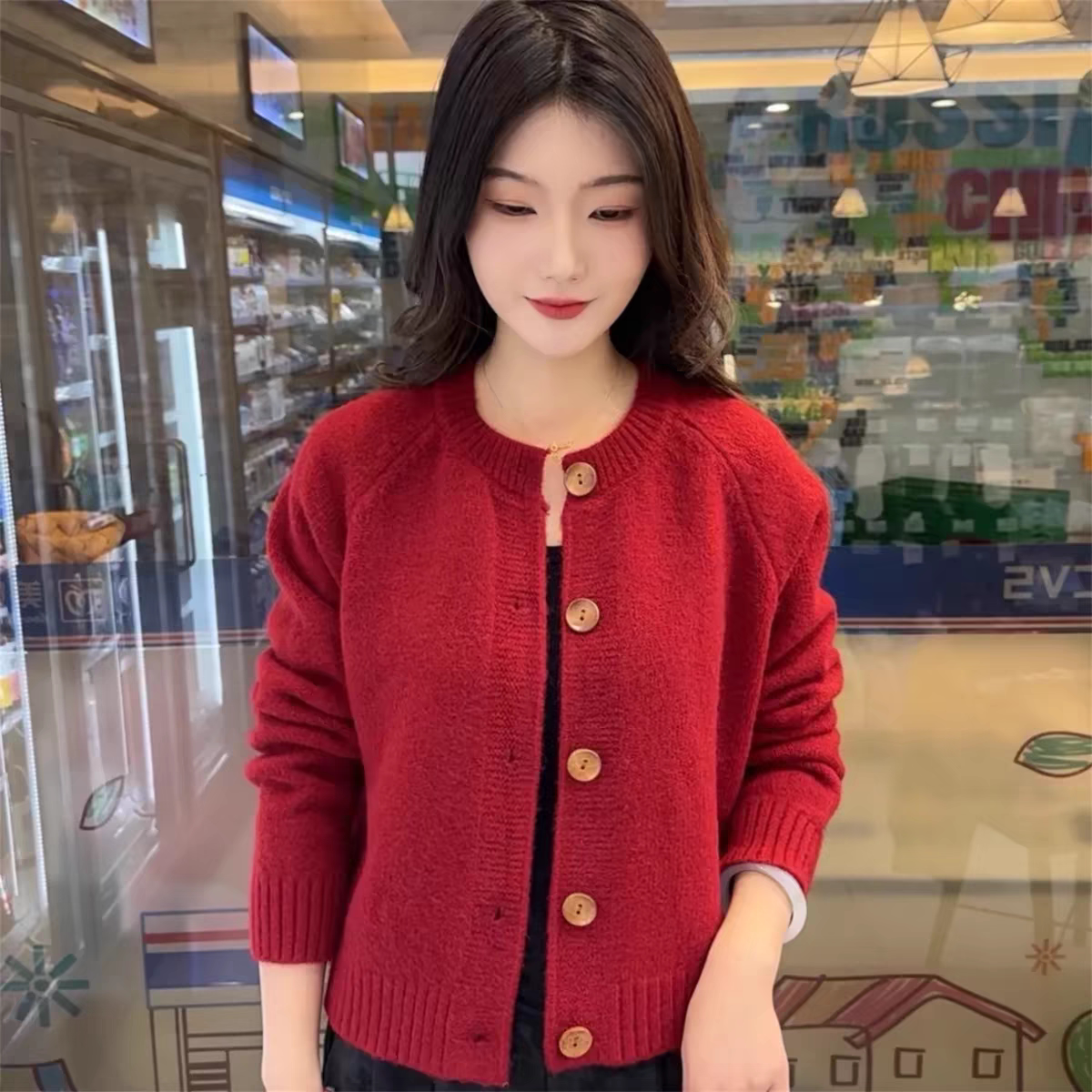 复古木扣短款软糯毛衣外套女宽松秋冬厚款高级感针织开衫上衣外穿