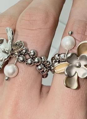 金银花双层弹力珍珠戒指2025年新款设计小众花朵吊坠指环饰品