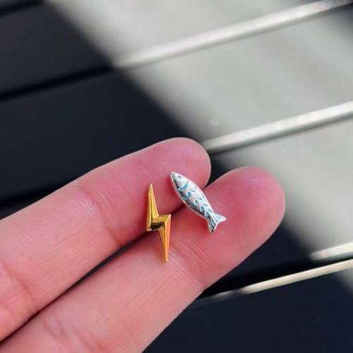 【未完待栩】小鱼雷电印象耳钉星渝色栩光金星色耳饰闪电应援耳环
