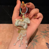 2026马上有money新中式 宋锦小马流苏挂件手机吊坠小众车钥匙扣女