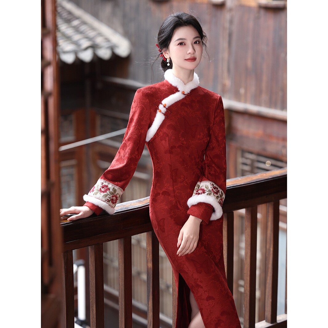 2026新款红色旗袍秋季长袖敬酒服新中式订婚礼服少女日常连衣裙高
