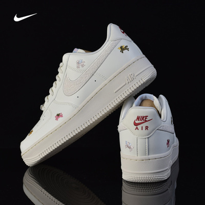 NikeAirForce1低帮板鞋女款