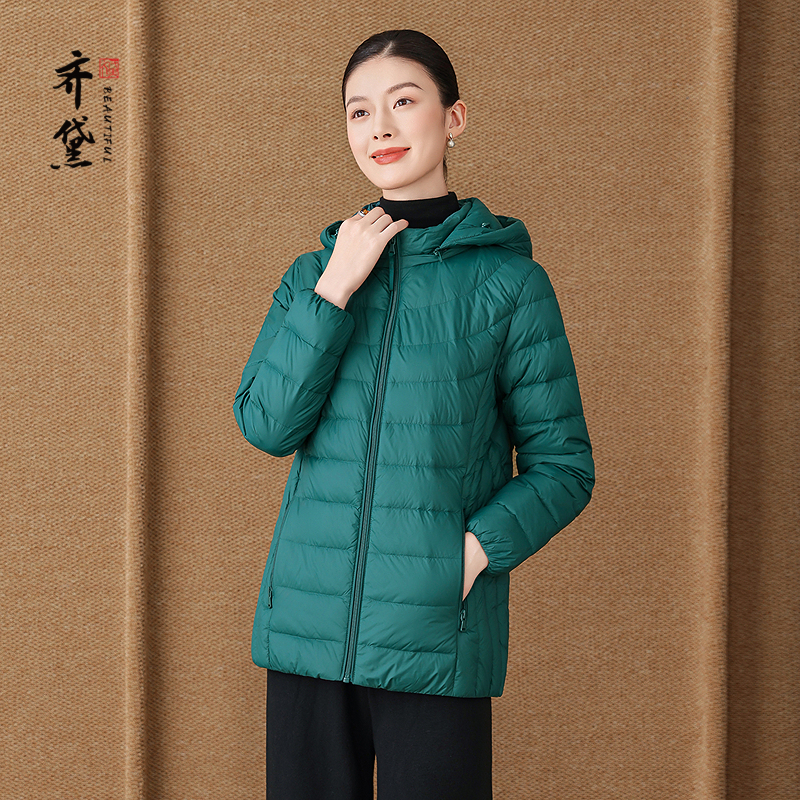 齐黛品牌大码羽绒服女200斤2025冬新款加厚连帽妈妈90鸭绒外套