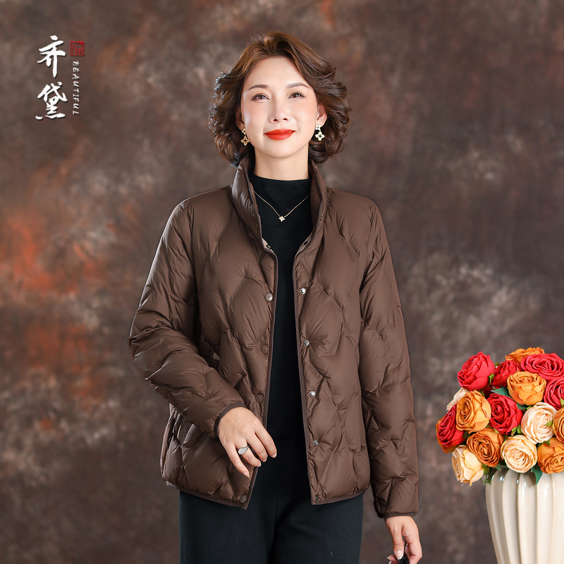 齐黛高端菱格纹妈妈羽绒服女2025冬季新款加厚保暖90鸭绒短外套