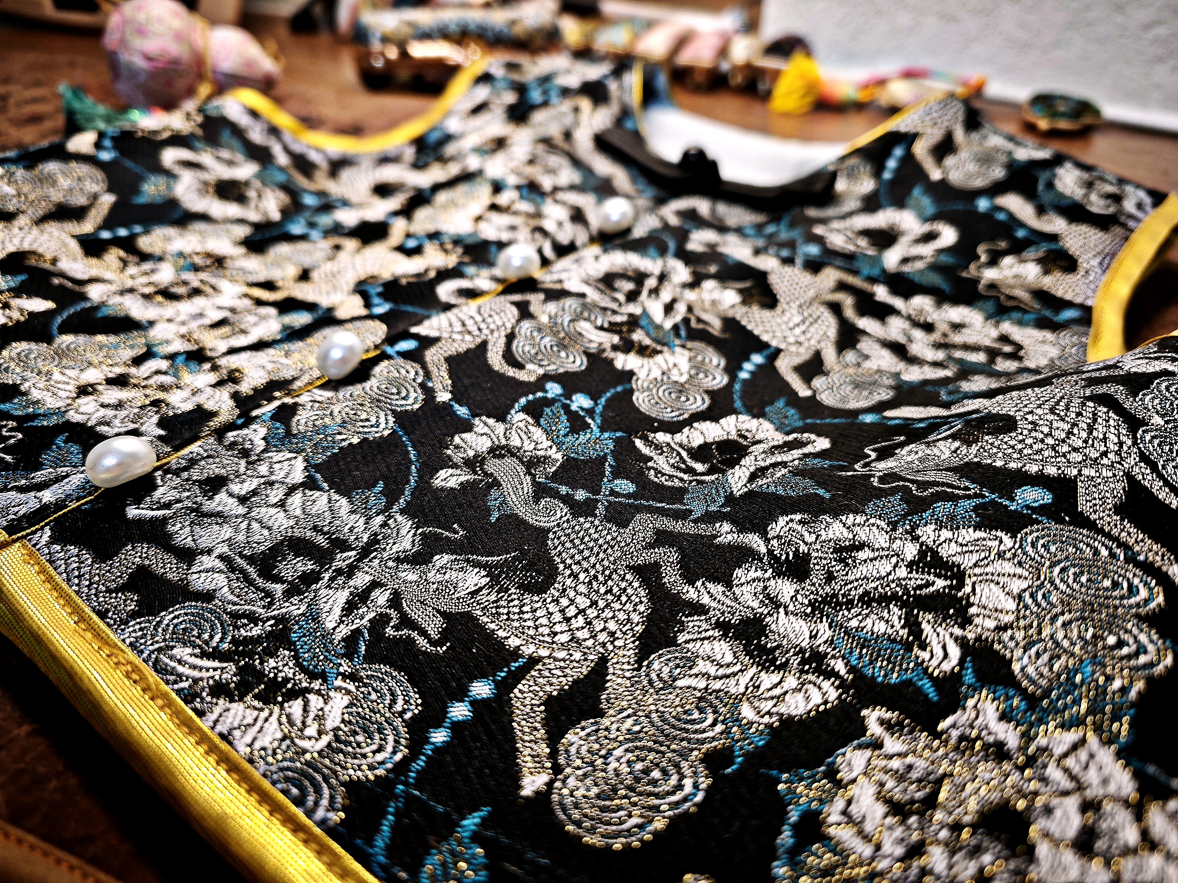 100%桑蚕丝 宋锦包金马甲 麒麟牡丹 纯手工高定  周岁礼 年衣马甲,个性定制/设计服务/DIY,马甲定制/加工,淘宝优惠券,粉丝福利购,淘宝优惠卷