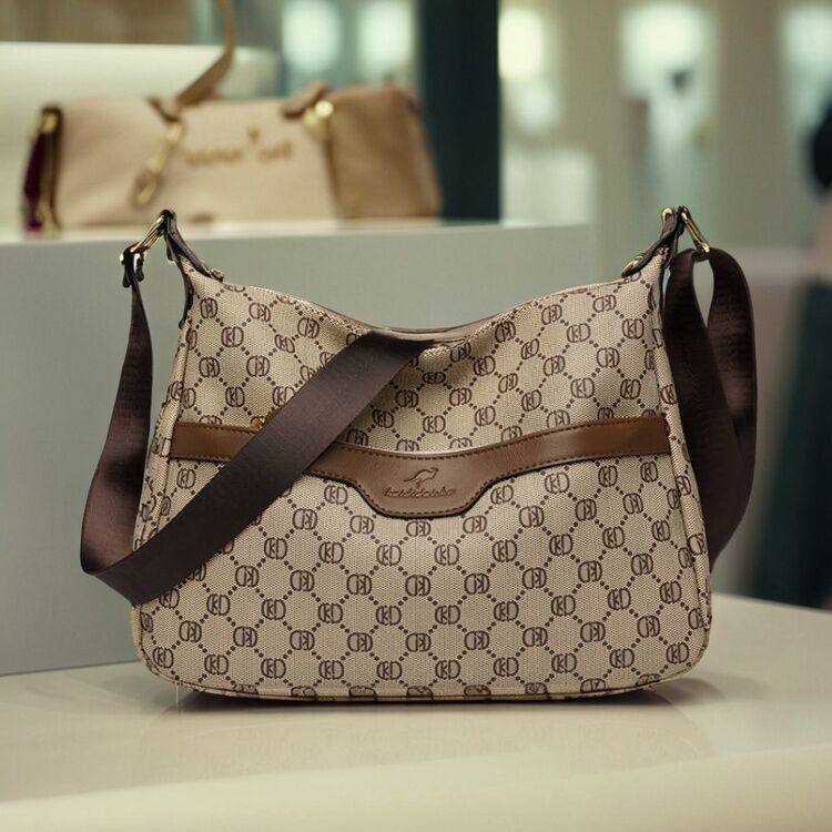 2026新款妈妈包中年婆婆大气大容量斜挎包真皮软皮女士包包实用型