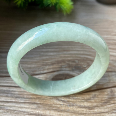 天然A货翡翠贵妃手镯冰糯带证