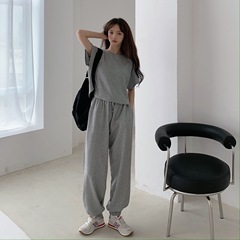 Real price, real shot, playful, simple and fashionable sports suit