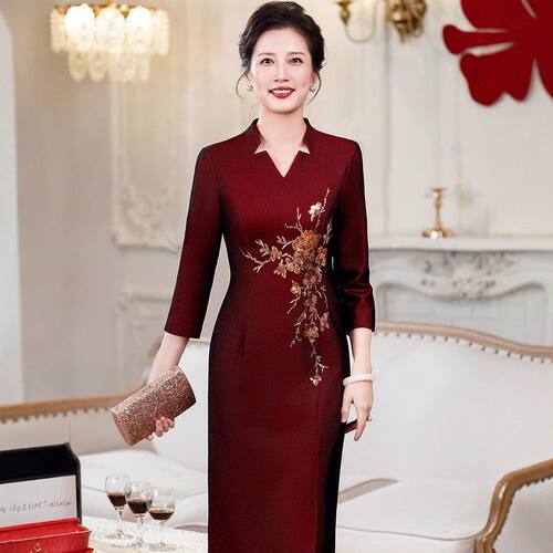 2025春装绣花高端妈妈结婚礼服秋春装新款喜婆婆装本命年日常可穿