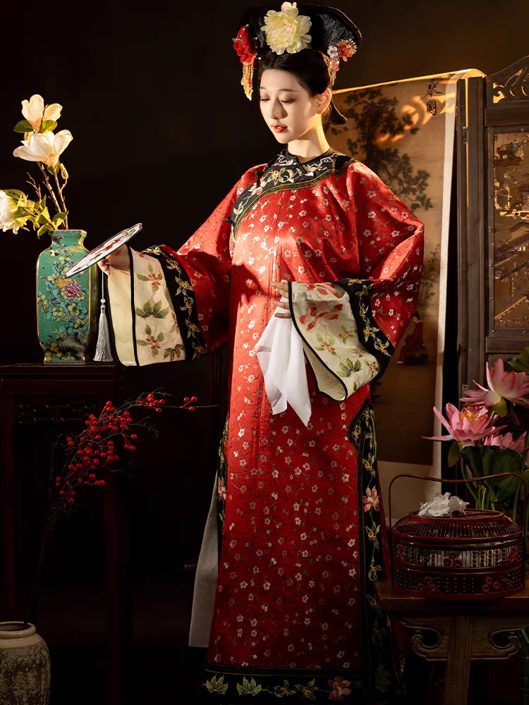 佰米清代女清朝格格贵妃服中国风氅衣旗装旗女新中式刺绣宫廷风