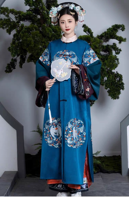 红笺小字新款逃出大英博物馆复刻版女重工刺绣对襟长衫清代服饰
