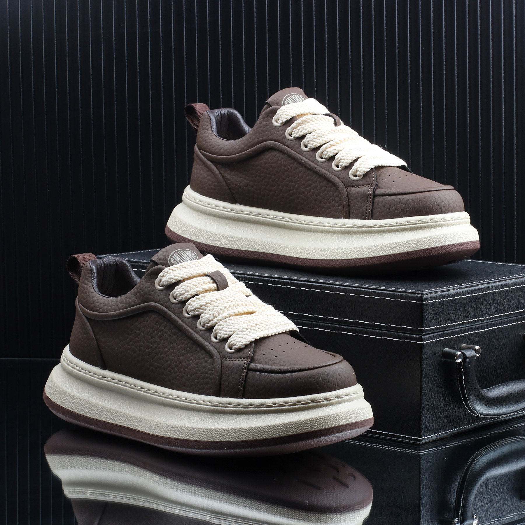 高级感潮牌时尚休闲板鞋男款小白鞋2025秋季新款厚底增高百搭男鞋,流行男鞋,休闲板鞋,淘宝优惠券,粉丝福利购,淘宝优惠卷