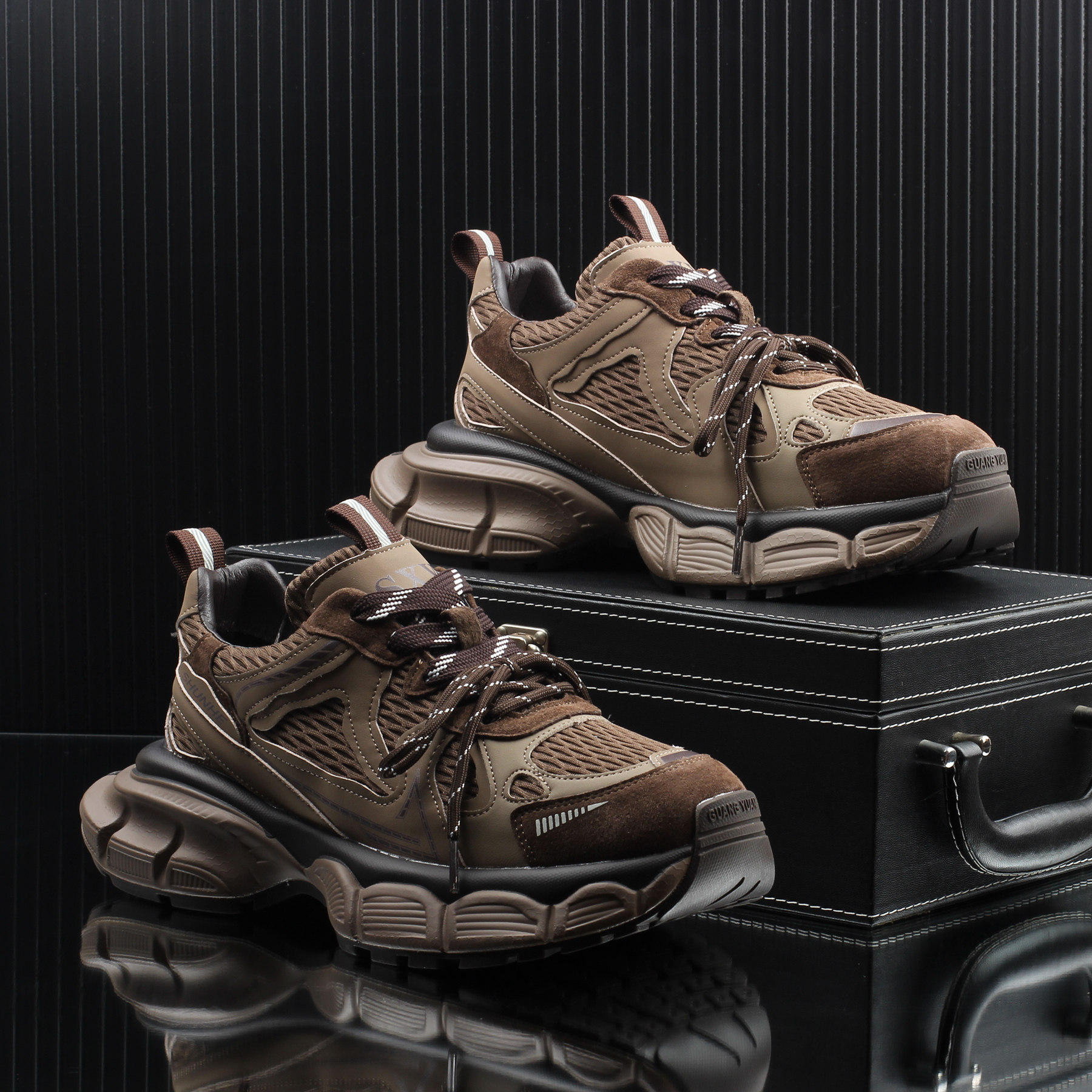 高级感潮牌轻奢时尚休闲老爹鞋男