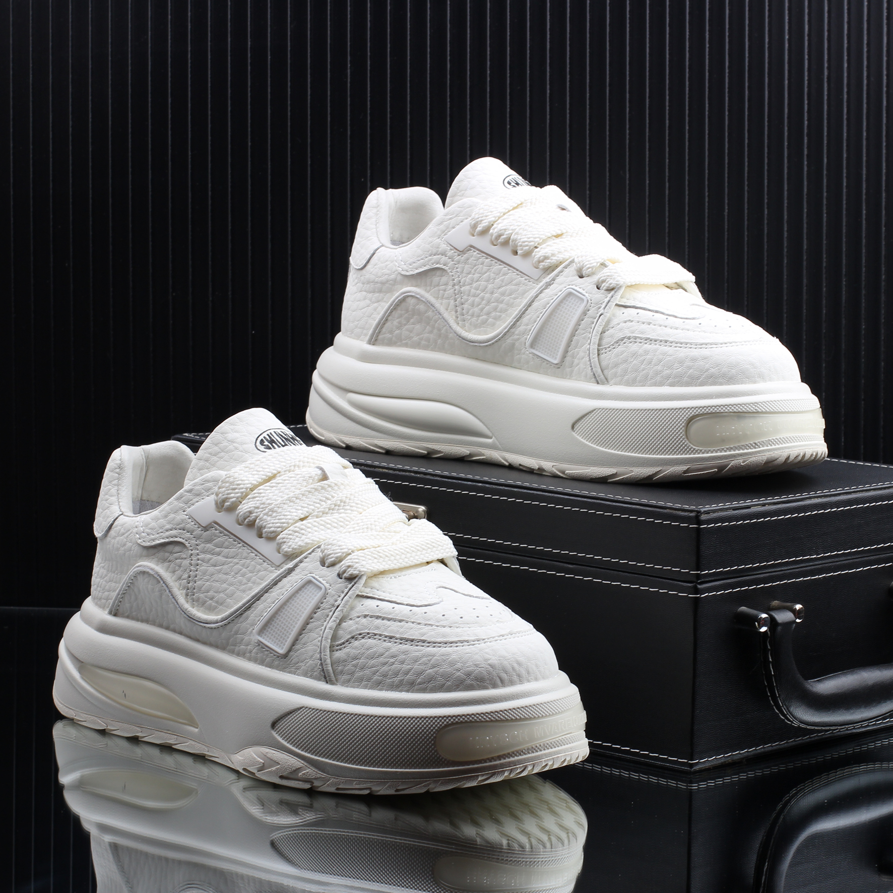 高级感潮牌时尚增高休闲板鞋男款