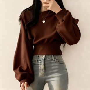 小众设计感圆领系扣收腰显瘦长袖短款卫衣女秋季上衣