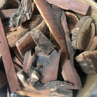 正品保真雷击枣木边角料下脚料原木料百年老树随型吊坠吊牌随机发