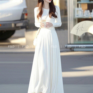 4095出席重要场合的大衣穿搭白色长袖连衣裙子春装新款轻奢高级