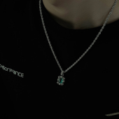 SAZ 复古做旧风锆石绿宝石吊坠项链男女钛钢欧美嘻哈潮酷毛衣链男