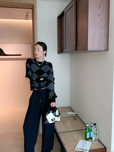 ABow 春季德国机/中性灰棋盘格纹破洞宽松羊毛薄款套头毛衣女围巾 - 封面