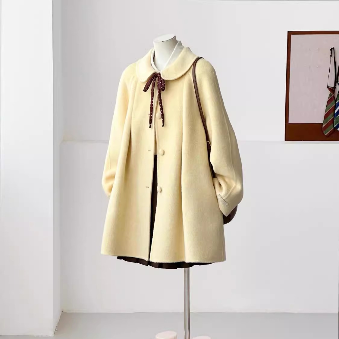 韩系大码300斤娃娃领毛呢外套女洋气减龄miu系千金高级感斗篷大衣