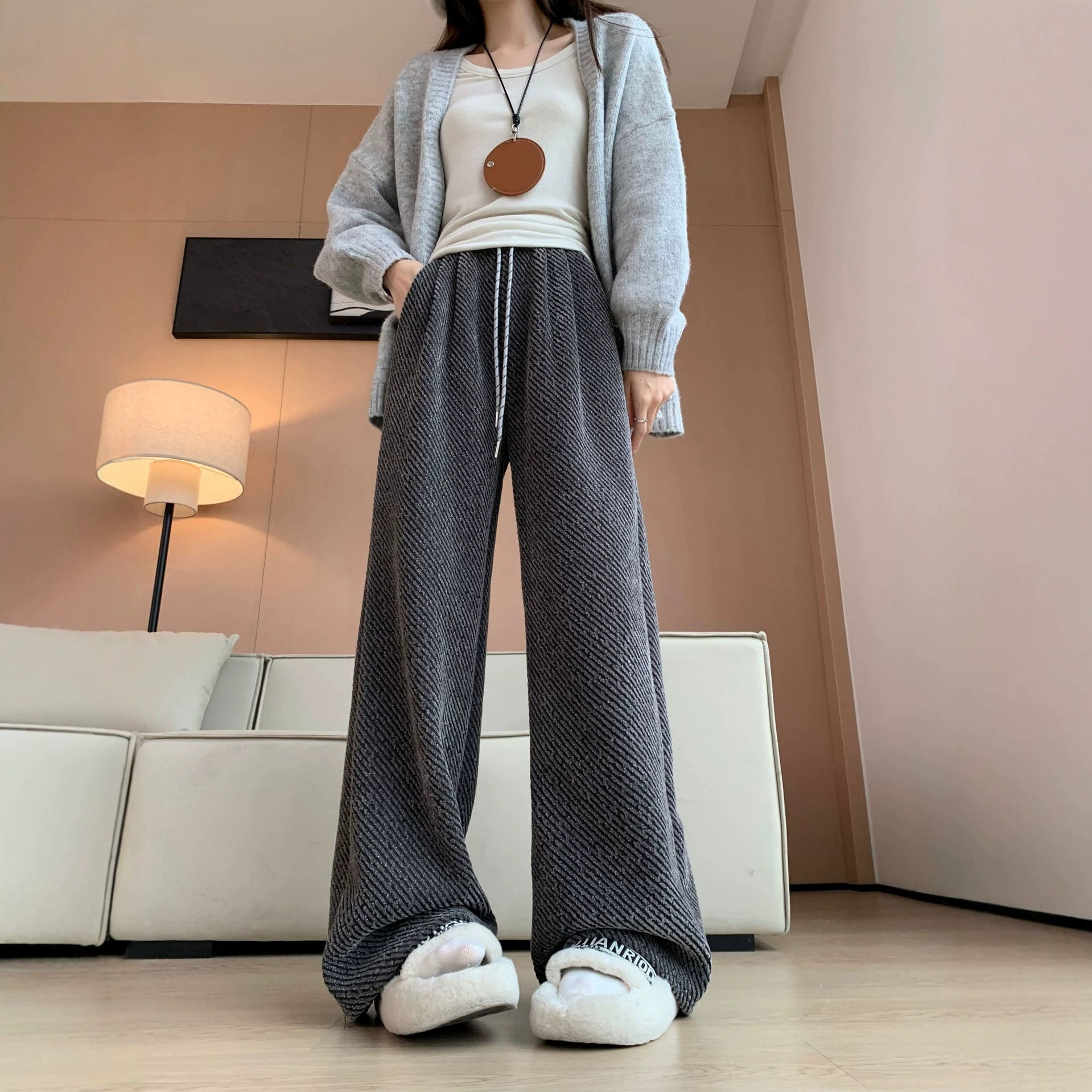 雪尼尔阔腿裤秋冬季加绒女裤2026新款小个子直筒宽松毛呢条纹裤子