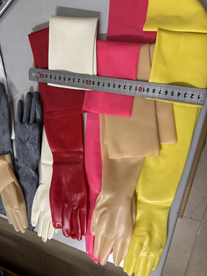 长筒手套拍摄乳胶出大片女模特