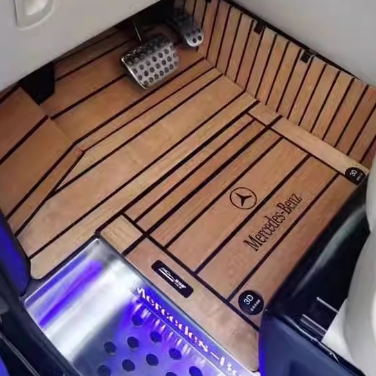 奔驰威霆唯雅诺V260L前排脚垫