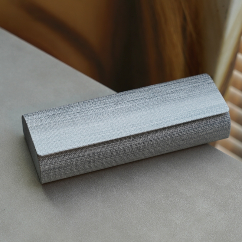 高级感眼镜盒送眼镜布